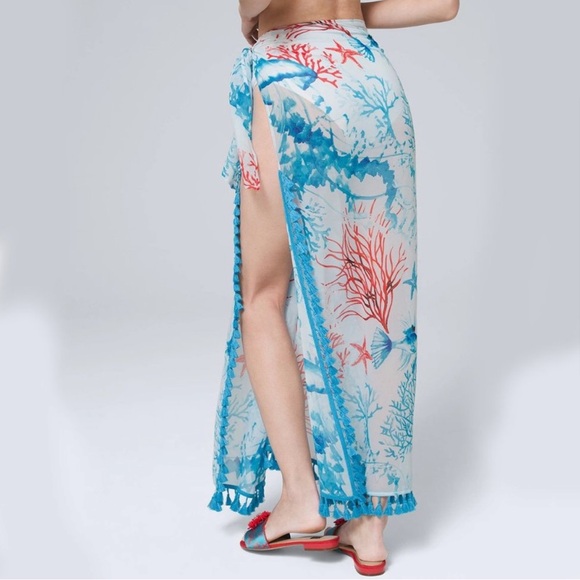 WHBM sarong pareo in jellyfish print in coral & scuba blue. Tie waist. OS - Picture 4 of 8